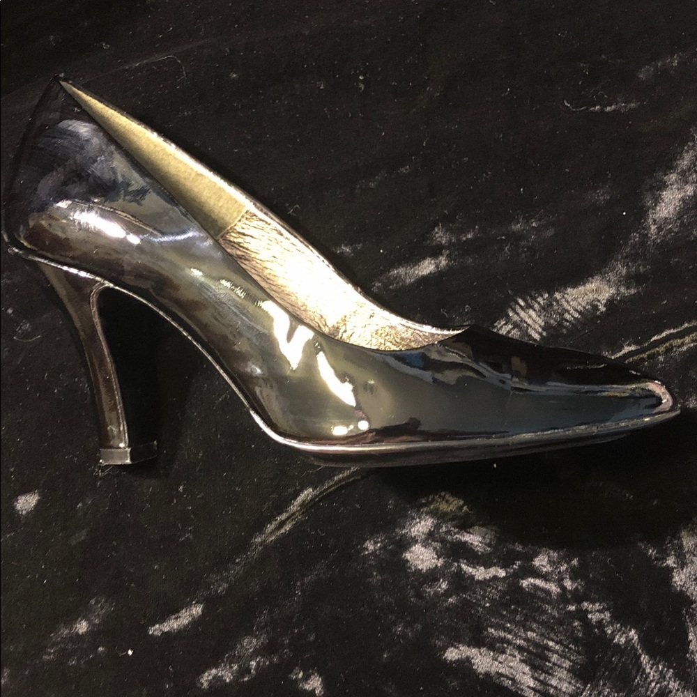 Sofft 3” patent leather heels Sz 7 blk - Picture 4 of 7